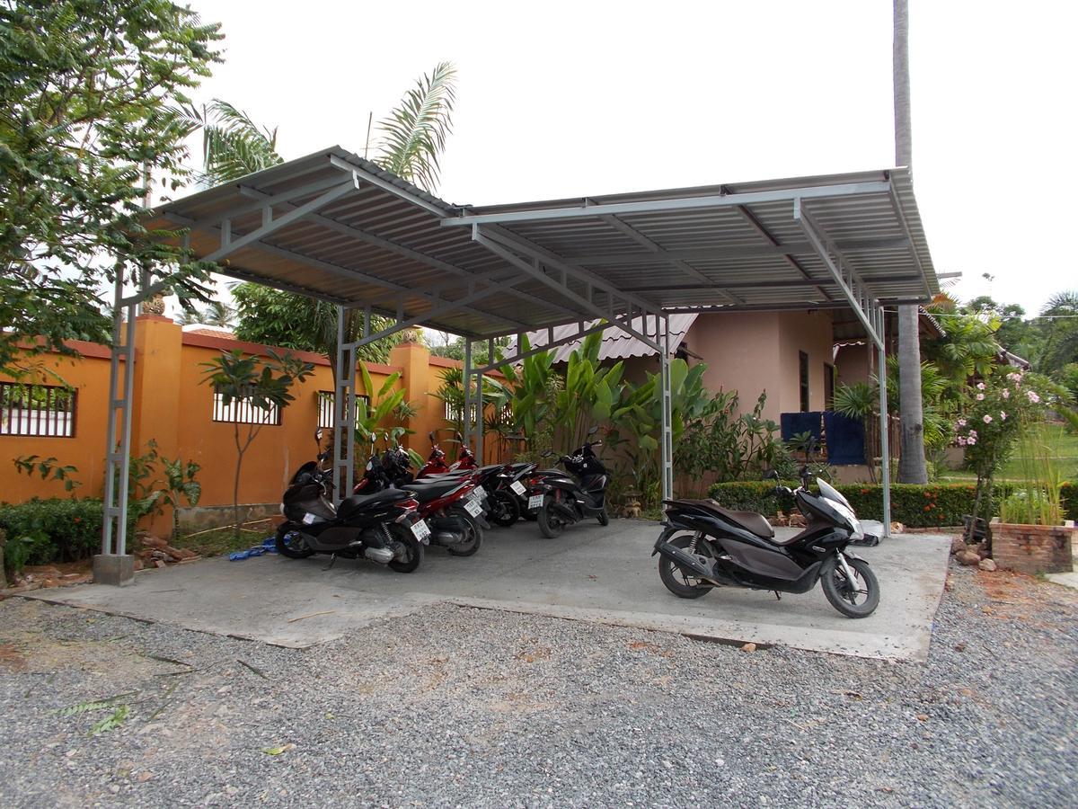 Bee Nat Garden Resort Bang Rak Beach  Buitenkant foto