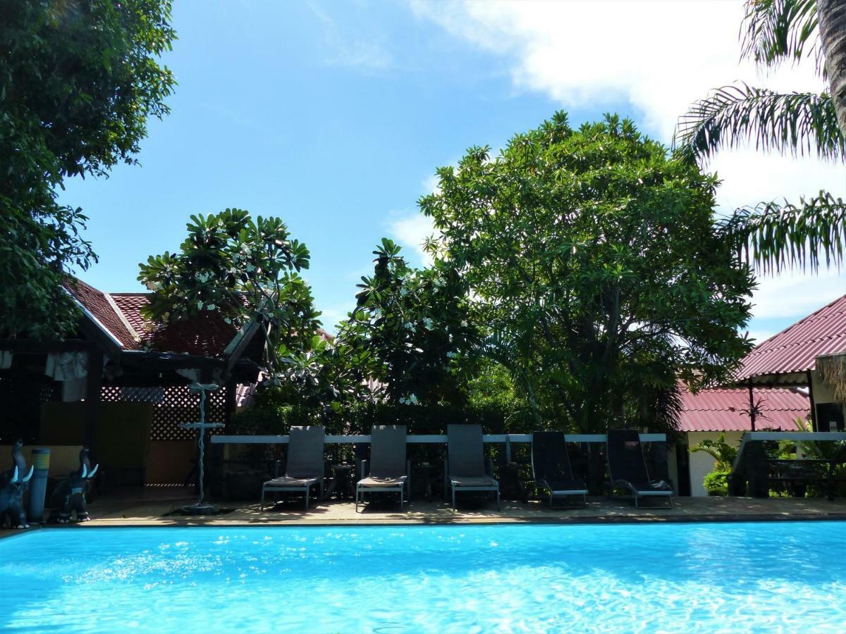 Bee Nat Garden Resort Bang Rak Beach  Buitenkant foto