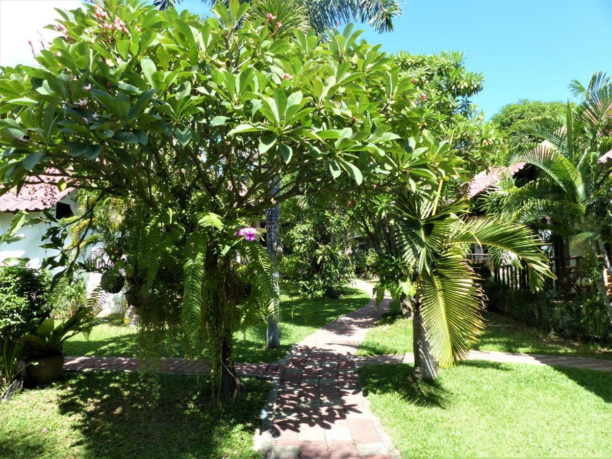 Bee Nat Garden Resort Bang Rak Beach  Buitenkant foto